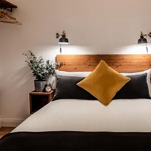 https://blackcat.galwayhotelsireland.net